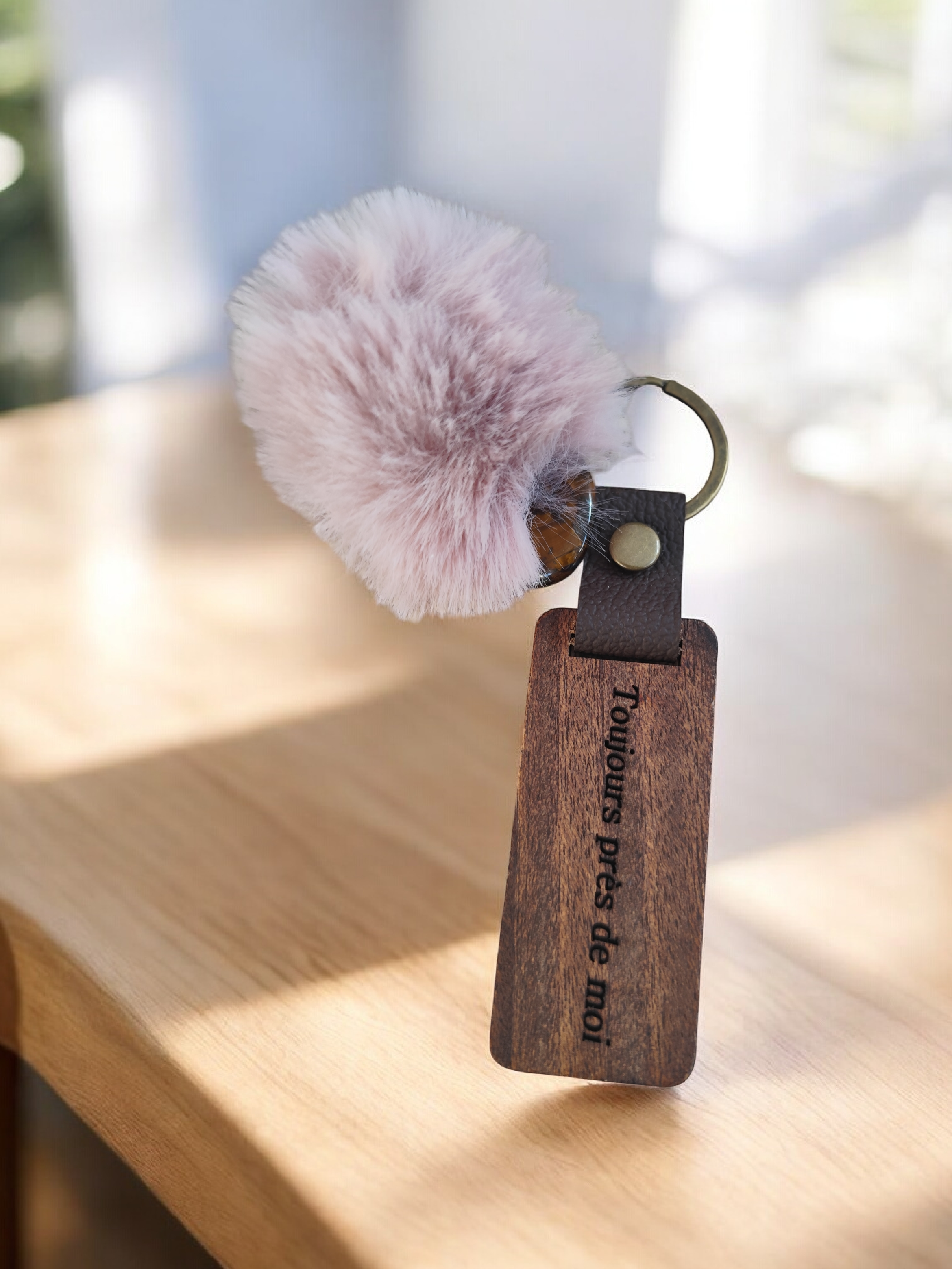 Porte-clé Douceur “Toujours près de moi” – Améthyste & Bois gravé